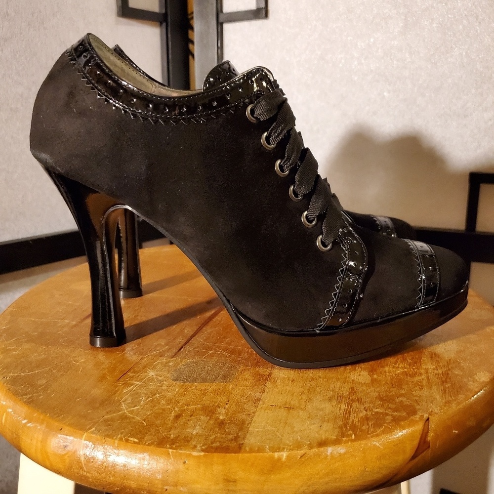 Colin Stuart Suede Spectator Booties US 7